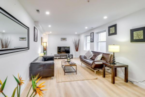 4 Mi to National Mall Walkable DC Apartment